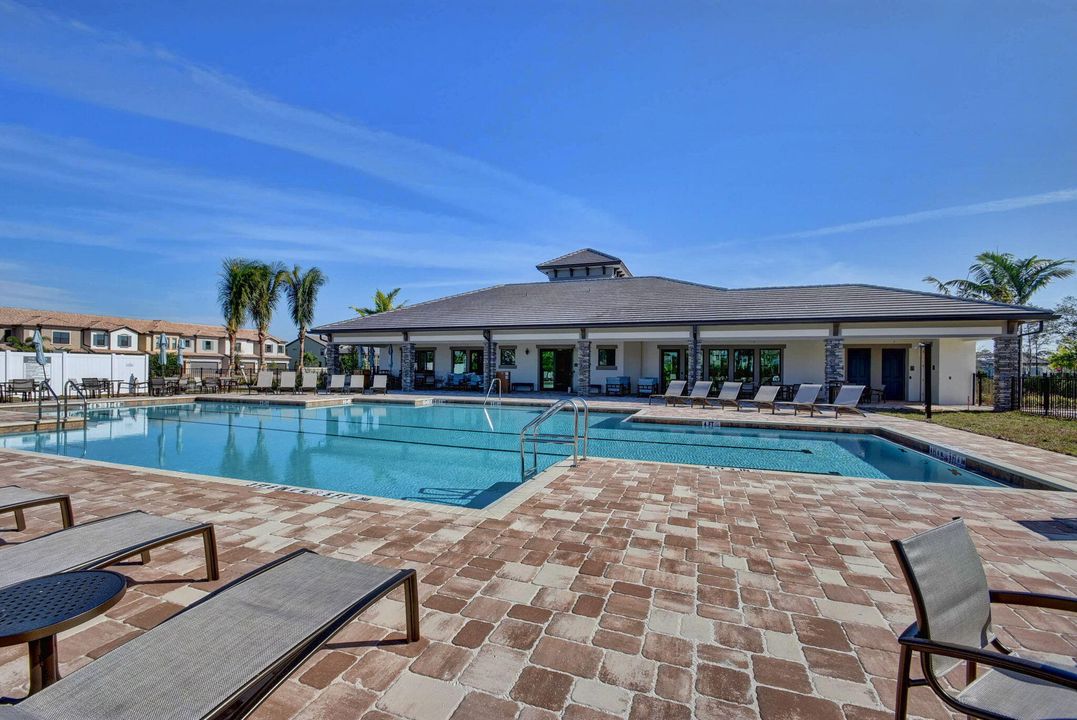 For Sale: $574,849 (3 beds, 2 baths, 1884 Square Feet)