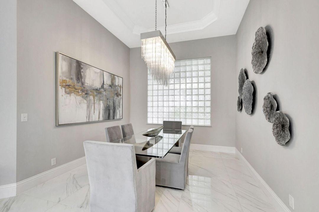 En Venta: $3,699,000 (4 camas, 4 baños, 4228 Pies cuadrados)