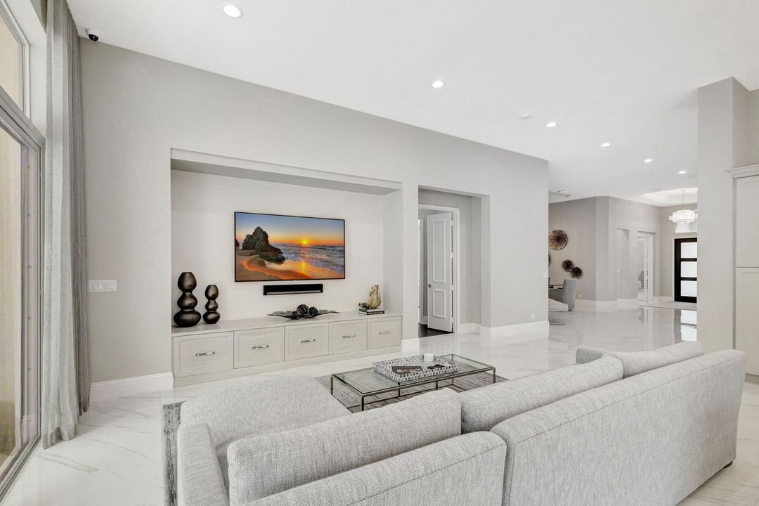 En Venta: $3,699,000 (4 camas, 4 baños, 4228 Pies cuadrados)