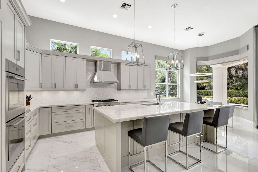 En Venta: $3,699,000 (4 camas, 4 baños, 4228 Pies cuadrados)