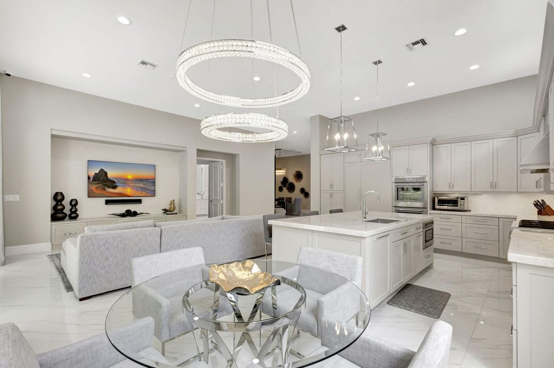 En Venta: $3,699,000 (4 camas, 4 baños, 4228 Pies cuadrados)