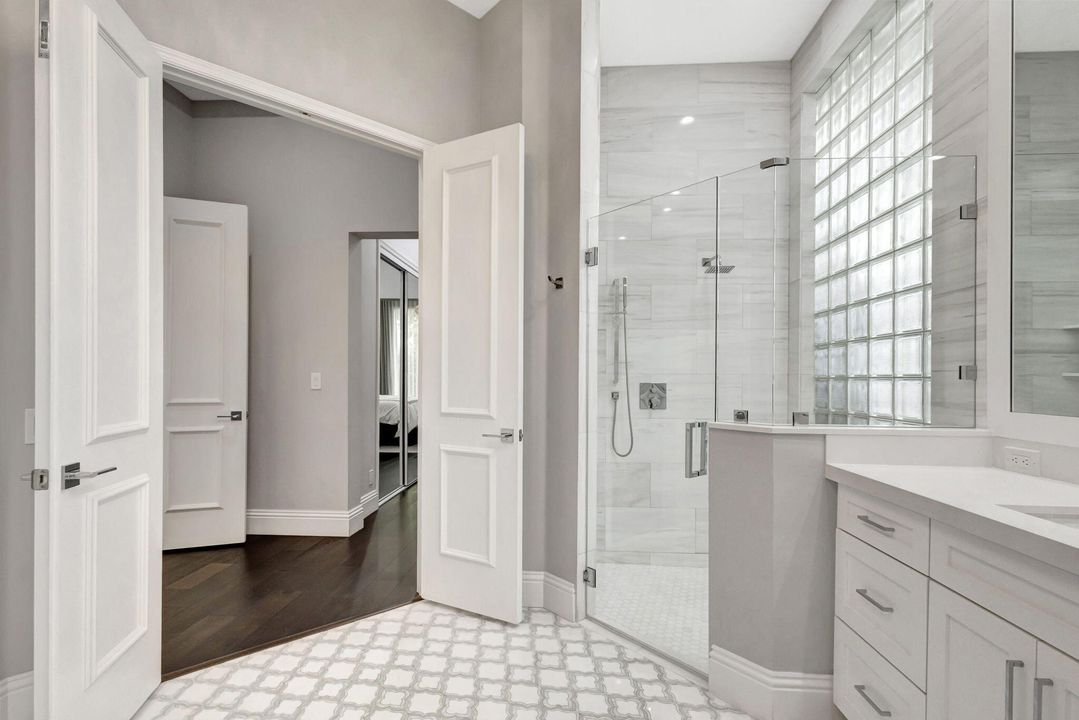 En Venta: $3,699,000 (4 camas, 4 baños, 4228 Pies cuadrados)