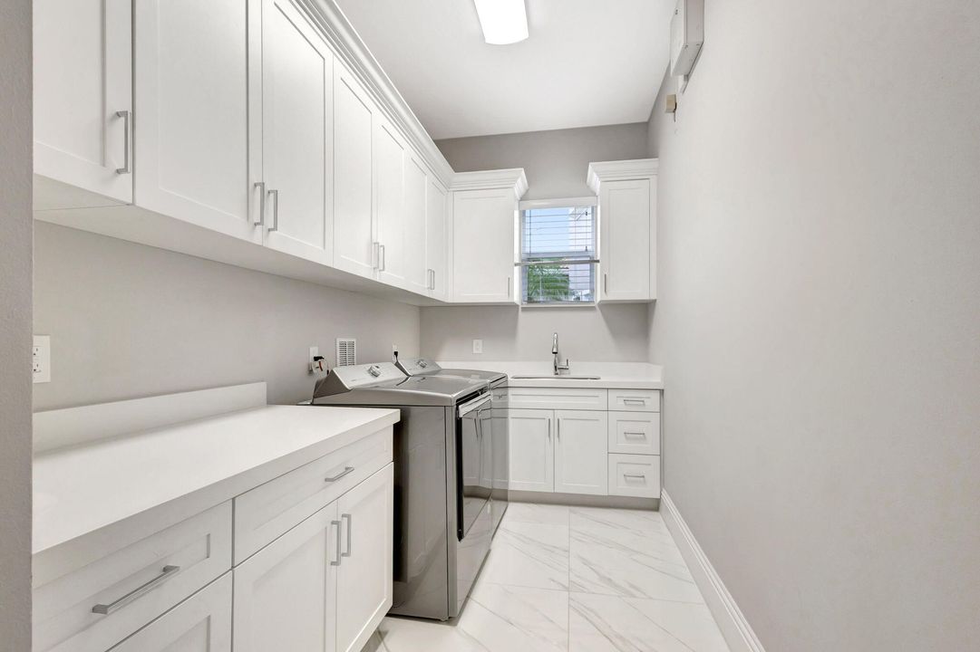 En Venta: $3,699,000 (4 camas, 4 baños, 4228 Pies cuadrados)