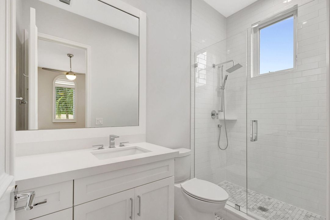 En Venta: $3,699,000 (4 camas, 4 baños, 4228 Pies cuadrados)