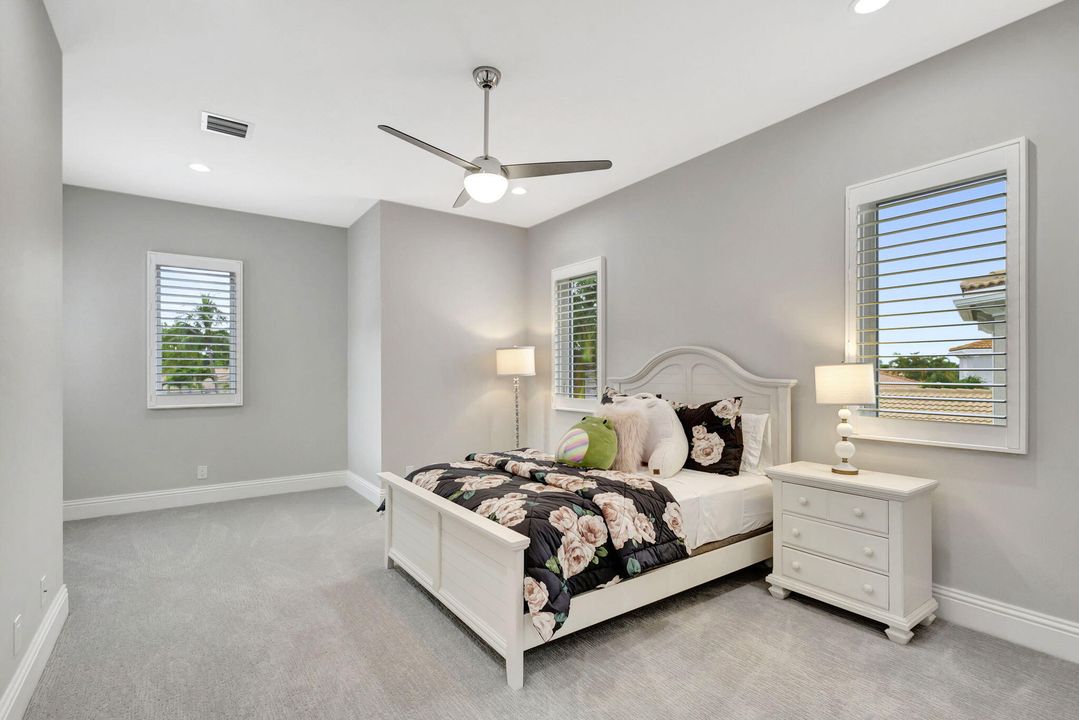 En Venta: $3,699,000 (4 camas, 4 baños, 4228 Pies cuadrados)