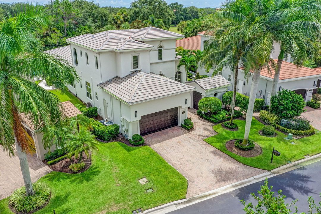 En Venta: $3,699,000 (4 camas, 4 baños, 4228 Pies cuadrados)