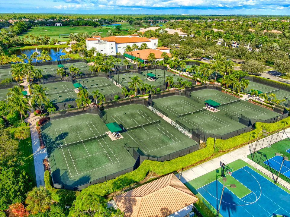 En Venta: $3,699,000 (4 camas, 4 baños, 4228 Pies cuadrados)