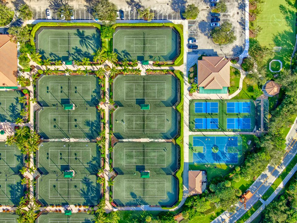 En Venta: $3,699,000 (4 camas, 4 baños, 4228 Pies cuadrados)