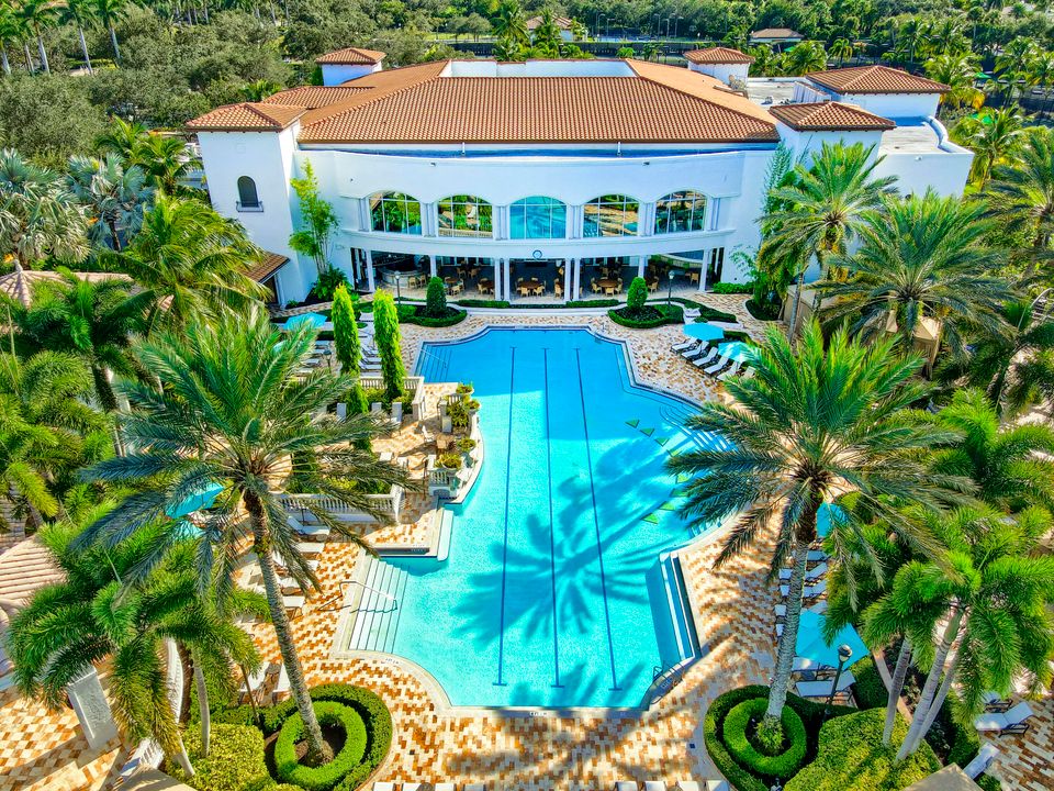 En Venta: $3,699,000 (4 camas, 4 baños, 4228 Pies cuadrados)