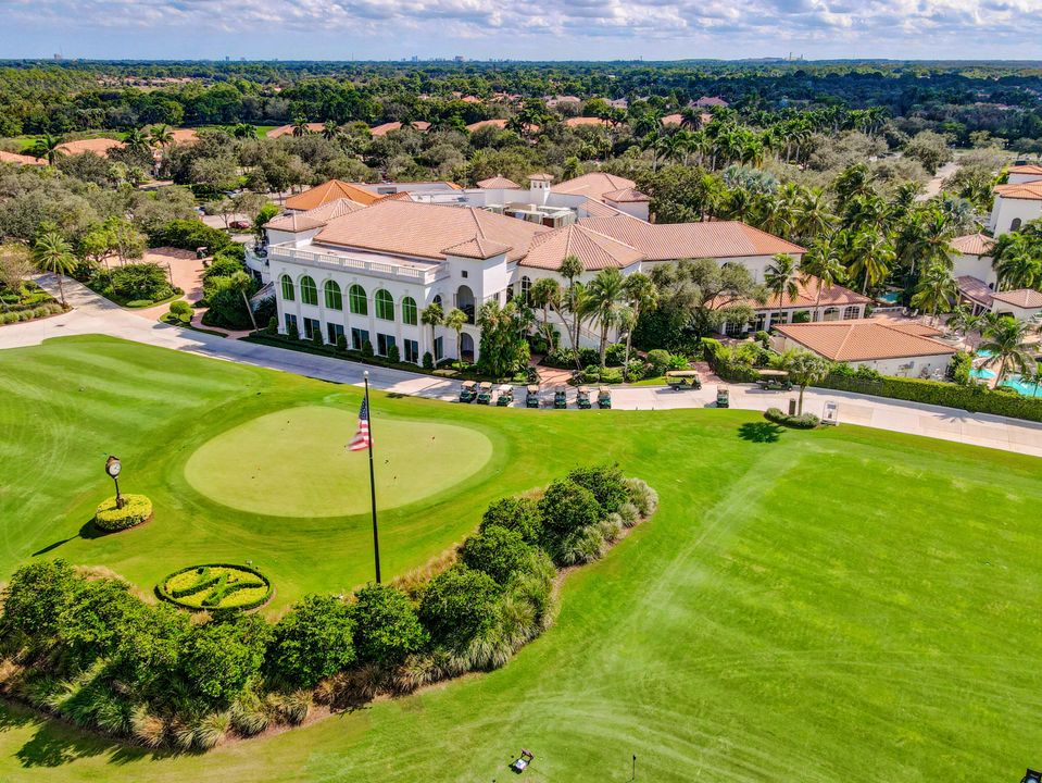 En Venta: $3,699,000 (4 camas, 4 baños, 4228 Pies cuadrados)