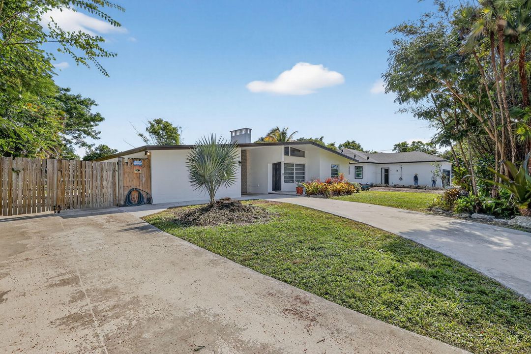 Active With Contract: $450,000 (3 beds, 2 baths, 1566 Square Feet)