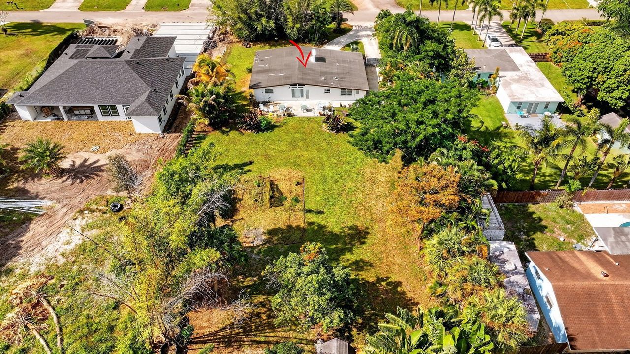 Active With Contract: $450,000 (3 beds, 2 baths, 1566 Square Feet)