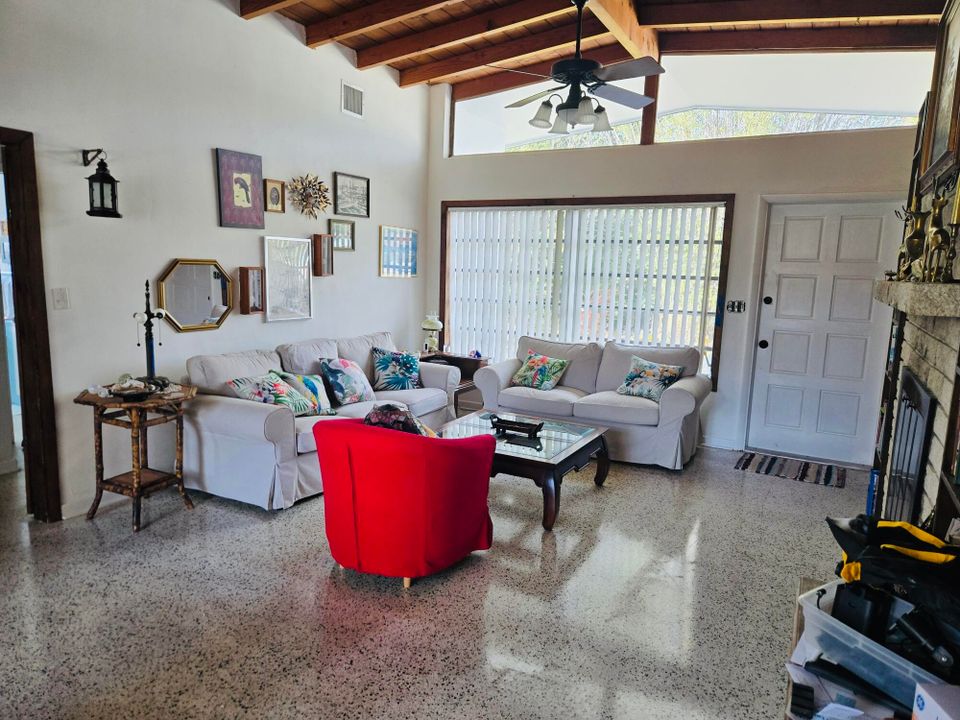 Active With Contract: $450,000 (3 beds, 2 baths, 1566 Square Feet)