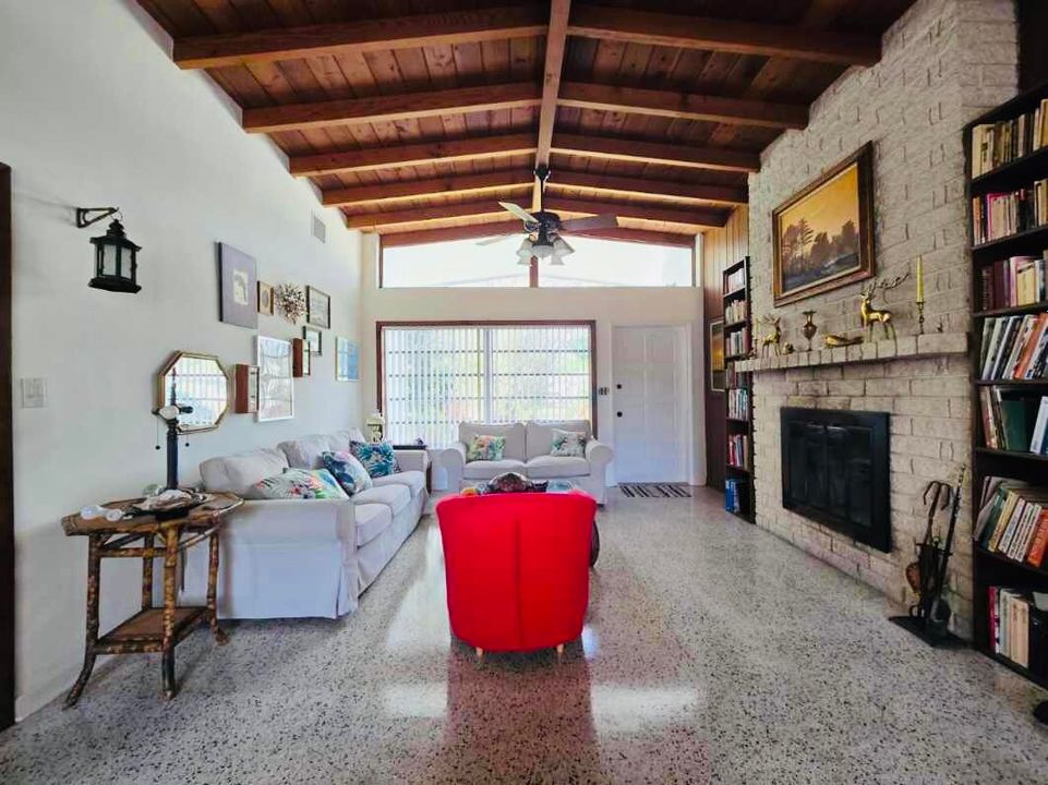 Active With Contract: $450,000 (3 beds, 2 baths, 1566 Square Feet)