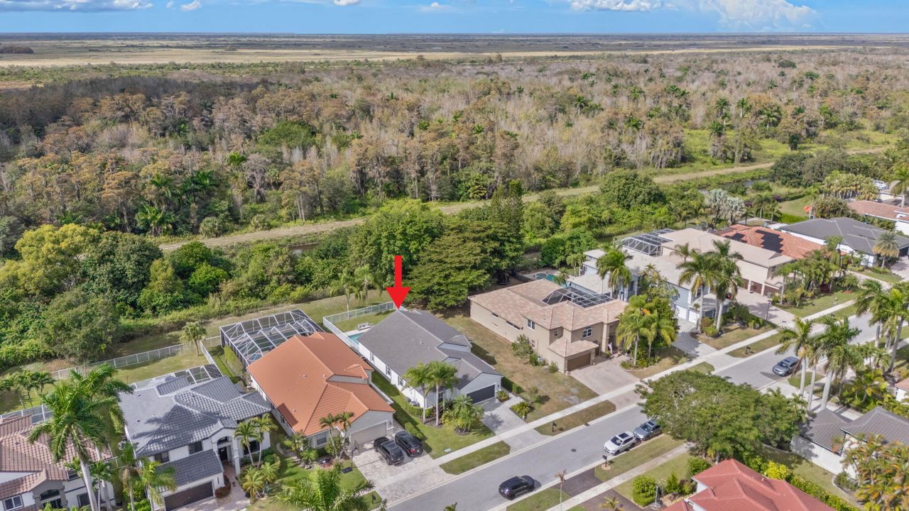 Activo con contrato: $985,000 (4 camas, 2 baños, 2339 Pies cuadrados)