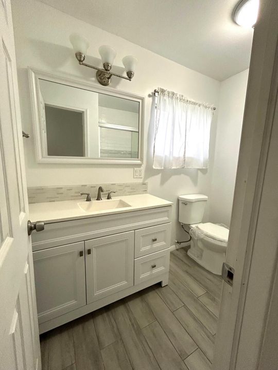 For Rent: $1,425 (1 beds, 1 baths, 611 Square Feet)