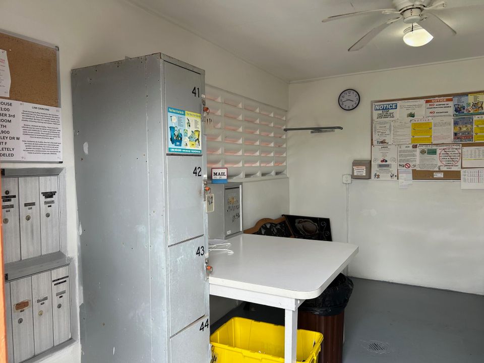 For Rent: $1,425 (1 beds, 1 baths, 611 Square Feet)