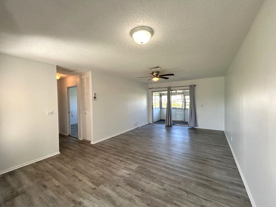 For Rent: $1,425 (1 beds, 1 baths, 611 Square Feet)