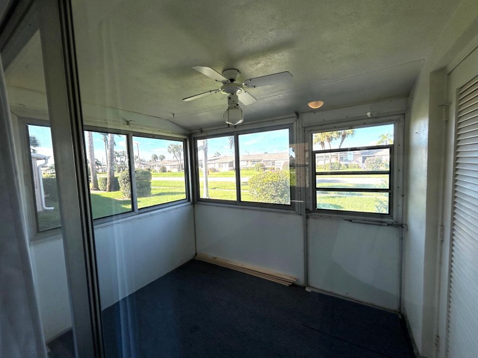 For Rent: $1,425 (1 beds, 1 baths, 611 Square Feet)