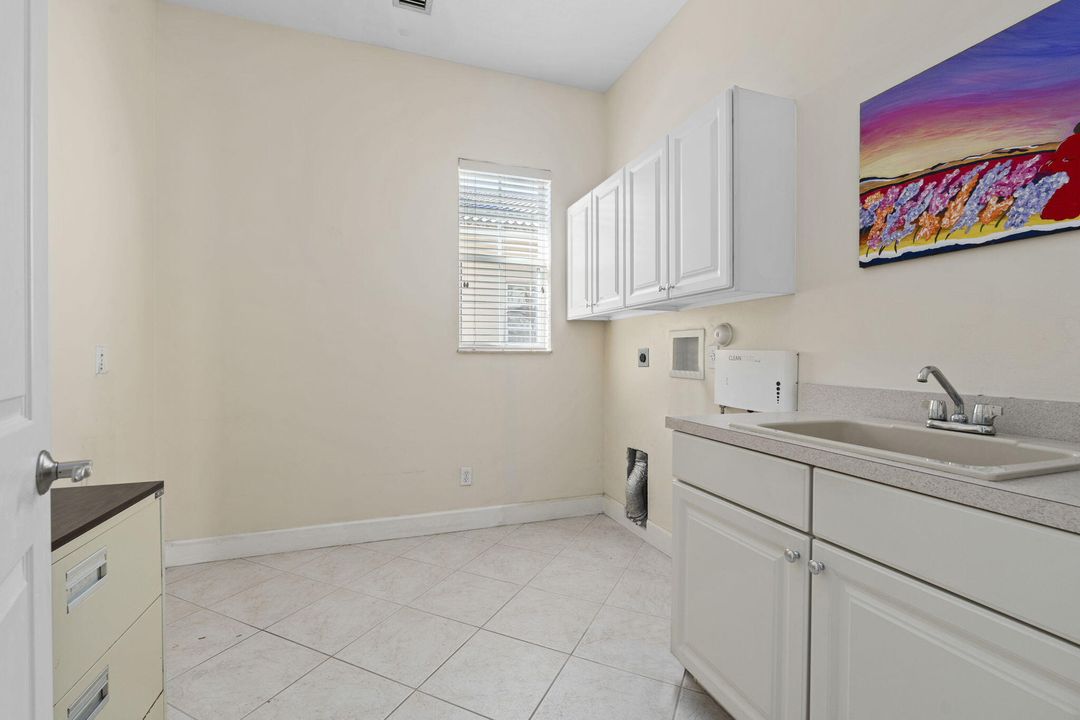 На продажу: $550,000 (3 спален, 2 ванн, 2412 Квадратных фут)