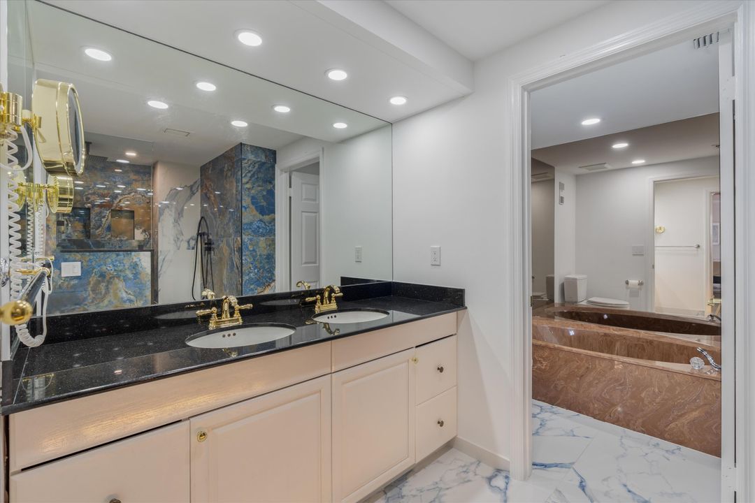 待售: $1,100,000 (2 贝兹, 2 浴室, 2145 平方英尺)