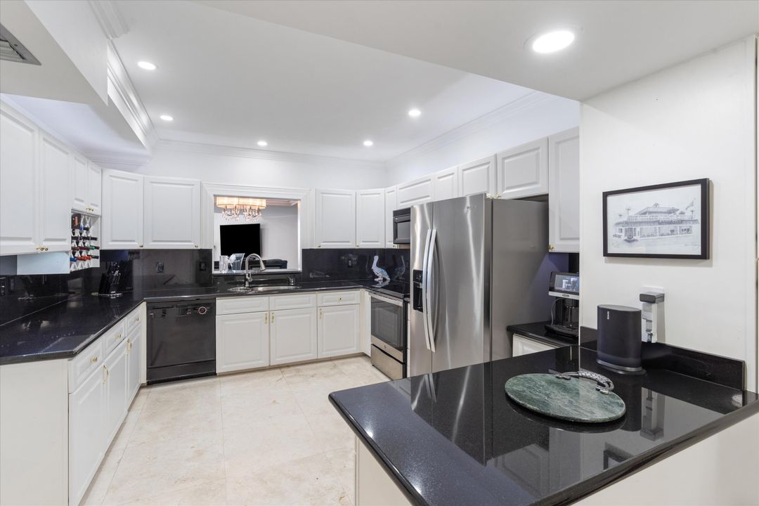 待售: $1,100,000 (2 贝兹, 2 浴室, 2145 平方英尺)