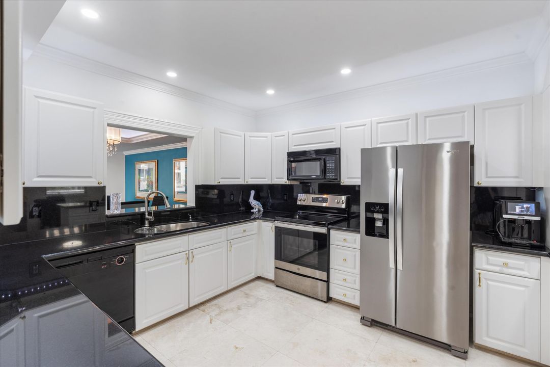 待售: $1,100,000 (2 贝兹, 2 浴室, 2145 平方英尺)