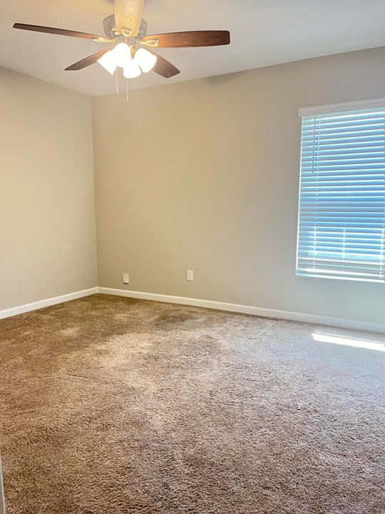 出租: $2,500 (4 贝兹, 2 浴室, 1833 平方英尺)