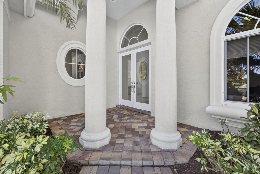 For Sale: $1,799,000 (3 beds, 3 baths, 2500 Square Feet)