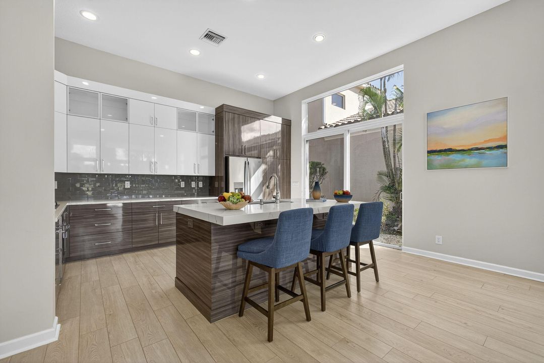 For Sale: $1,799,000 (3 beds, 3 baths, 2500 Square Feet)