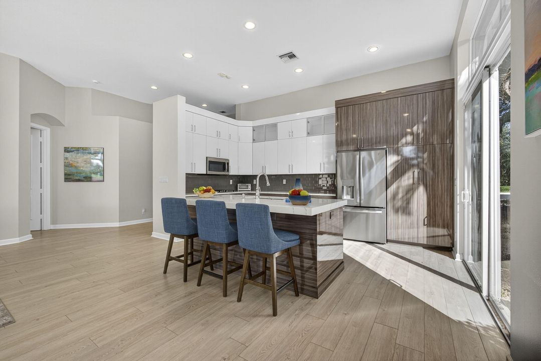 For Sale: $1,799,000 (3 beds, 3 baths, 2500 Square Feet)