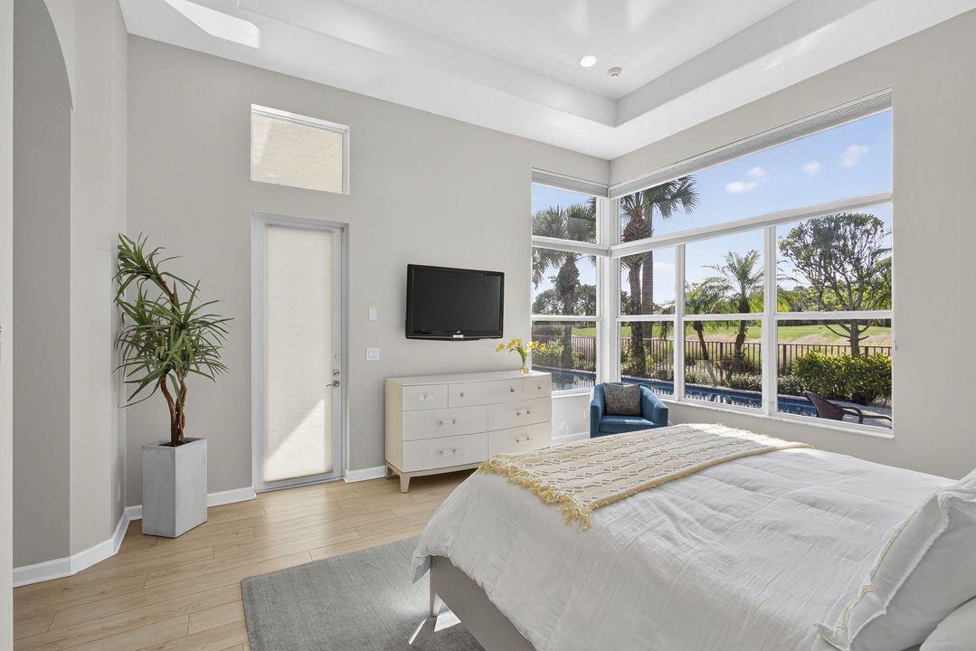 For Sale: $1,799,000 (3 beds, 3 baths, 2500 Square Feet)