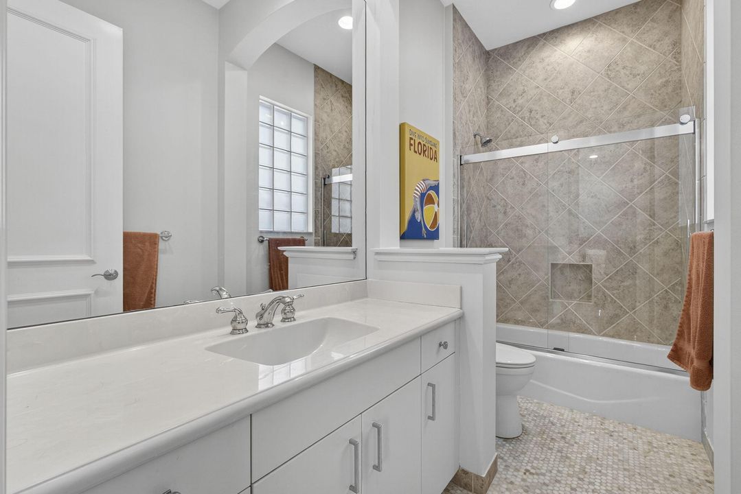 For Sale: $1,799,000 (3 beds, 3 baths, 2500 Square Feet)