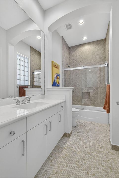 For Sale: $1,799,000 (3 beds, 3 baths, 2500 Square Feet)