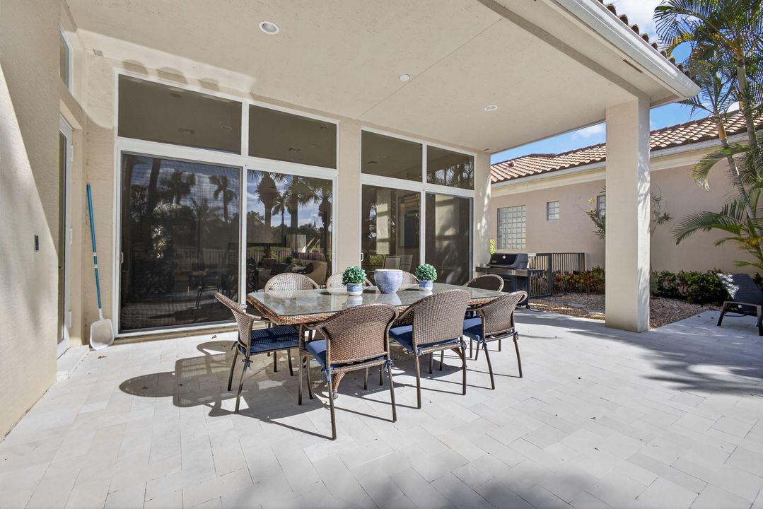 For Sale: $1,799,000 (3 beds, 3 baths, 2500 Square Feet)