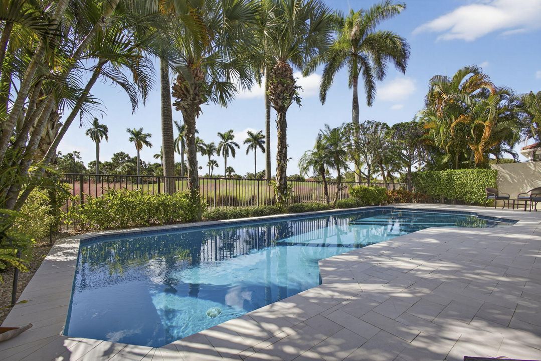 For Sale: $1,799,000 (3 beds, 3 baths, 2500 Square Feet)