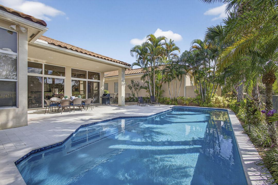 For Sale: $1,799,000 (3 beds, 3 baths, 2500 Square Feet)