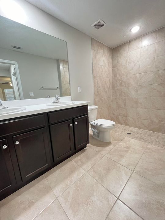 出租: $2,500 (4 贝兹, 2 浴室, 1833 平方英尺)