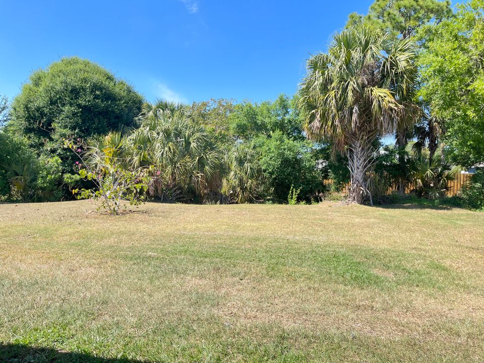 出租: $2,500 (4 贝兹, 2 浴室, 1833 平方英尺)