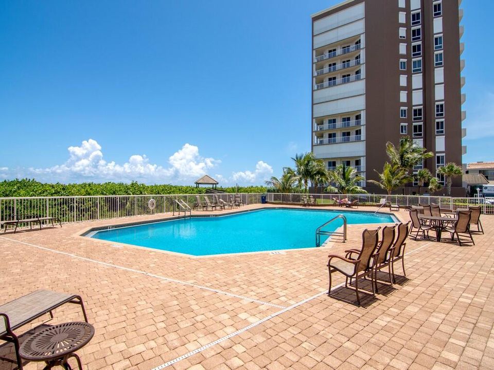 待售: $1,000,000 (3 贝兹, 2 浴室, 2343 平方英尺)