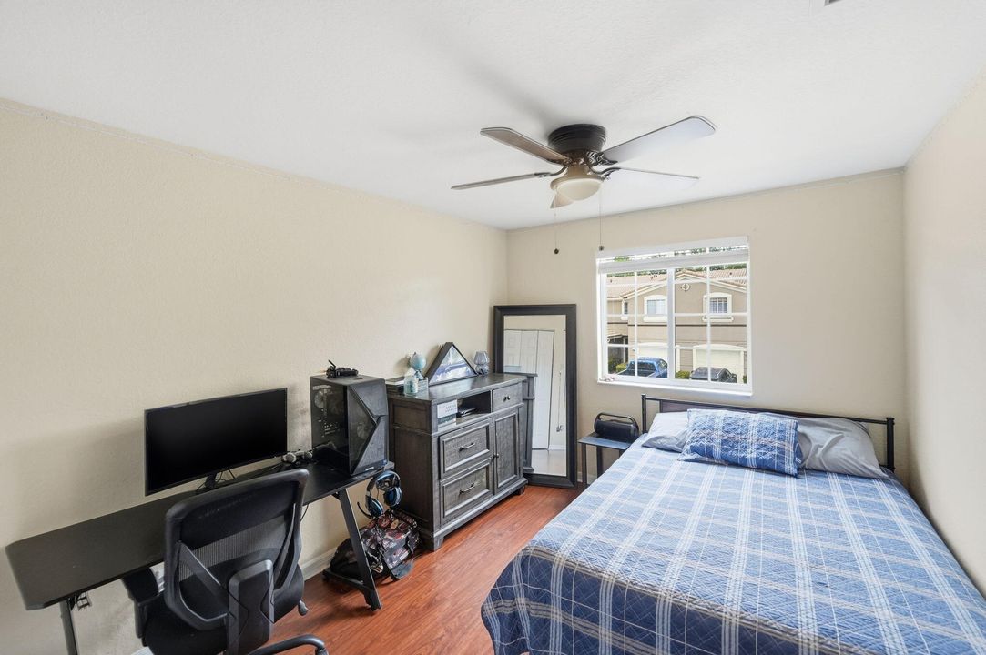 For Sale: $299,900 (3 beds, 2 baths, 1820 Square Feet)