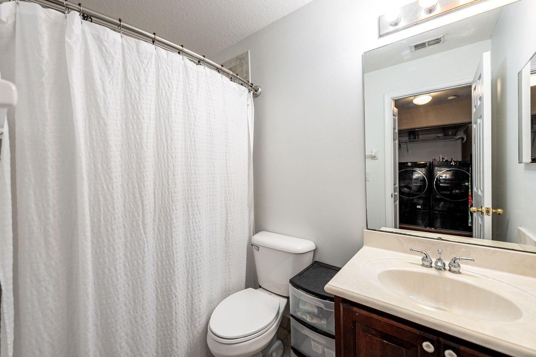 For Sale: $299,900 (3 beds, 2 baths, 1820 Square Feet)