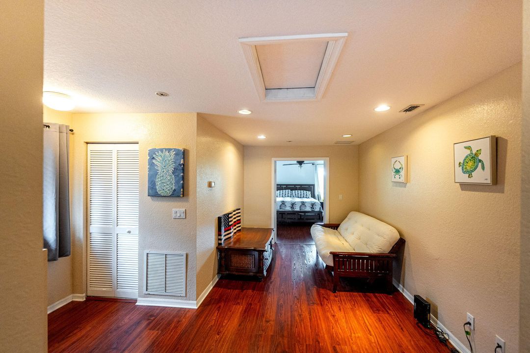 For Sale: $299,900 (3 beds, 2 baths, 1820 Square Feet)