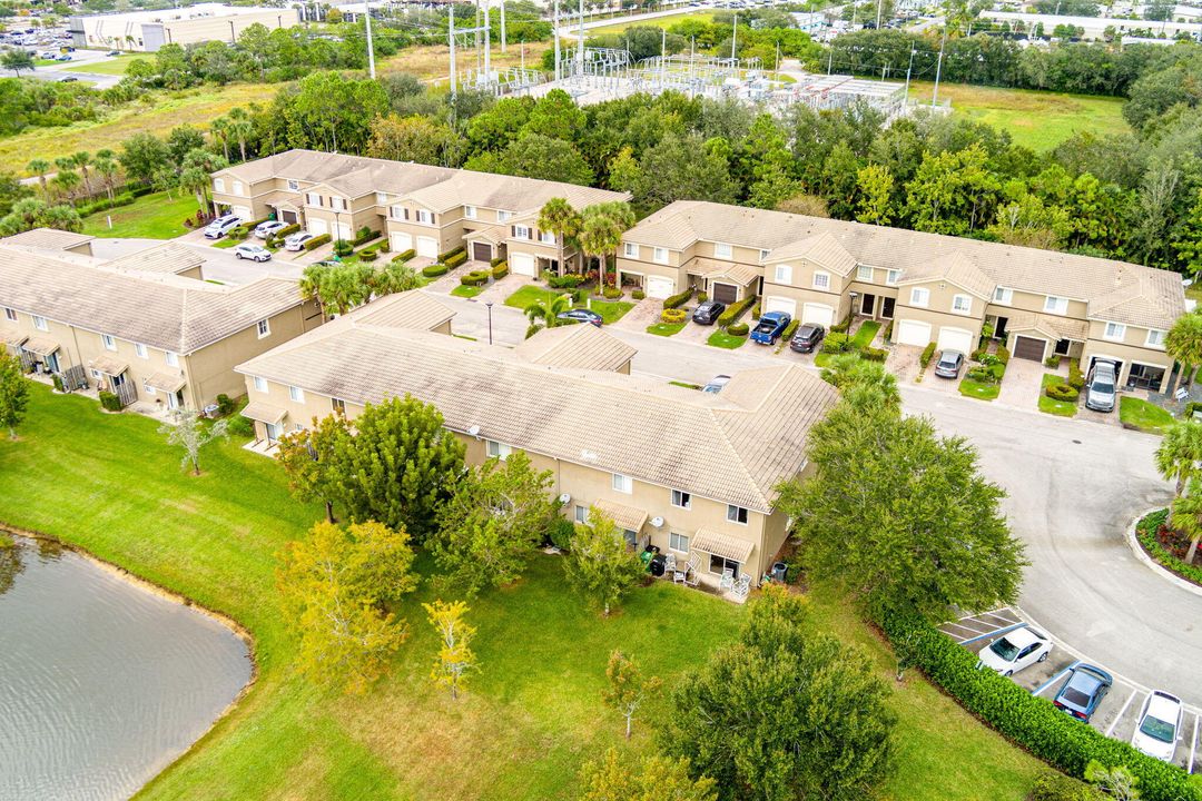 For Sale: $299,900 (3 beds, 2 baths, 1820 Square Feet)