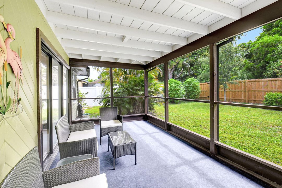 For Rent: $3,400 (3 beds, 2 baths, 1216 Square Feet)