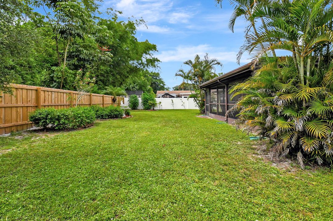 For Rent: $3,400 (3 beds, 2 baths, 1216 Square Feet)