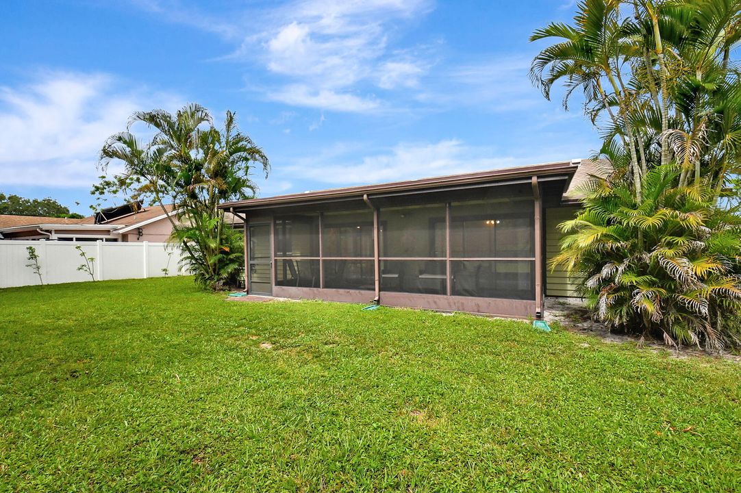 For Rent: $3,400 (3 beds, 2 baths, 1216 Square Feet)