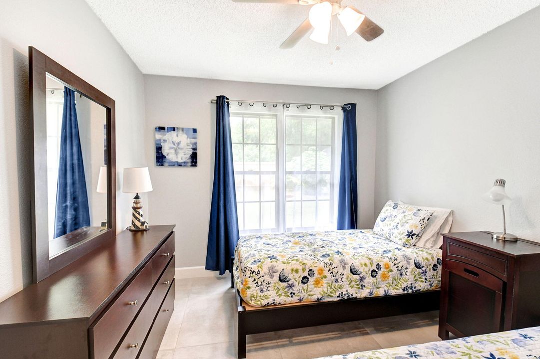 For Rent: $3,400 (3 beds, 2 baths, 1216 Square Feet)