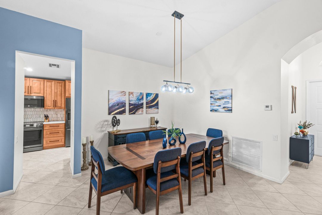 For Sale: $550,000 (3 beds, 2 baths, 2033 Square Feet)