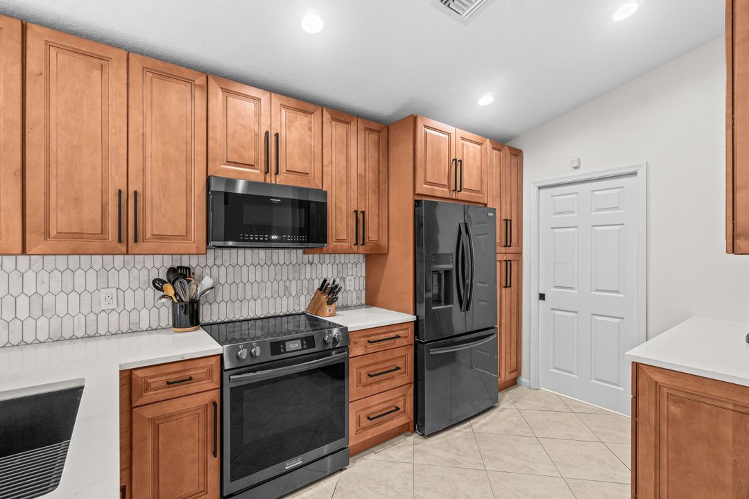 For Sale: $550,000 (3 beds, 2 baths, 2033 Square Feet)